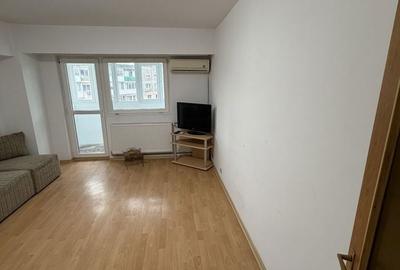 Apartament cu 3 camere în Drumul Taberei