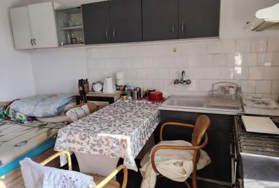 Casă cu 4 camere în Central - 1