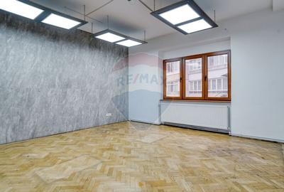 Casă cu 9 camere cu Teren 542 Mp în Centrul Civic - 5