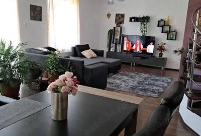 Casă cu Teren 1300 Mp în Săndulești - 2