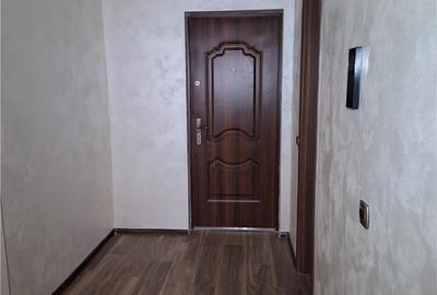 Apartament cu 2 camere decomandat în Tractorul - 9