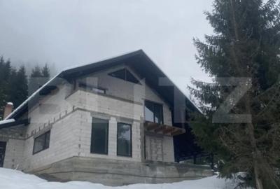 Casă cu 4 camere cu Teren 1096 Mp în Central - 3