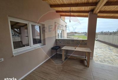 Casă cu 6 camere cu Teren 1288 Mp în Ciolpani - 4