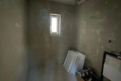 Casă cu 4 camere cu Teren 400 Mp în Luna - 13