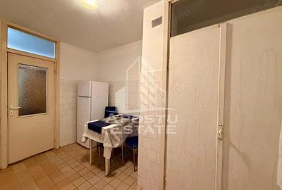 Apartament cu 3 camere, centrala proprie, zona Soarelui - 3
