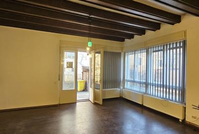 Birou, de 40 mp, în Central - 2