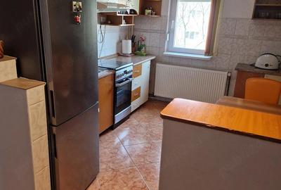 Apartament cu 3 camere decomandat în Dâmbovița - 10
