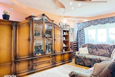 Apartament cu 3 camere decomandat în Salca - 1