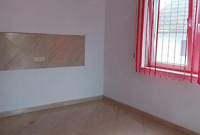 Casă cu 4 camere cu Teren 1135 Mp în Central - 2