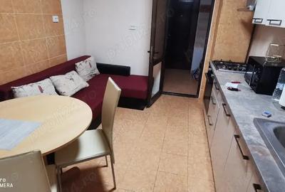Inchiriez ap 2 camere central