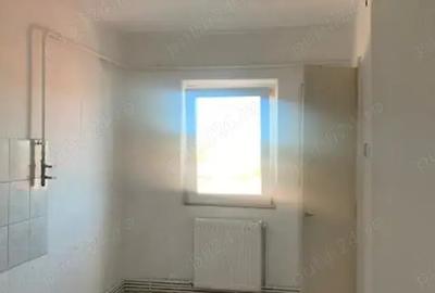 Vand apartament , 2 camere , semidecomandat , Micro 5 , Cornet - 5