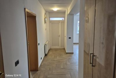 Apartament spatios, 3 camere, loc parcare, langa parc, zona linistita - 2