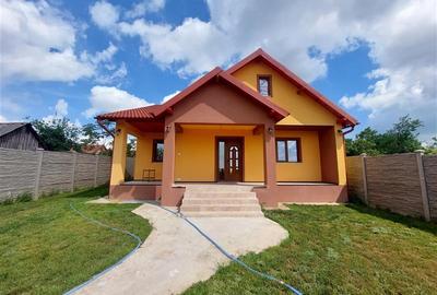Casă individuală cu 4 camere cu Teren 660 Mp în Vinga - 1