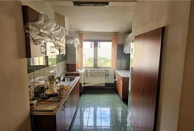 Proprietate cu potential | Casa trainica cu pivnita si pod | Lazaret - 5