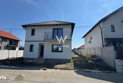 Casă cu 4 camere cu Teren 480 Mp în Cristian