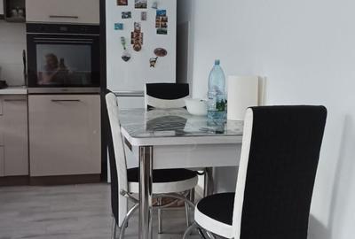 Apartament cu 2 camere decomandat în Tractorul - 3