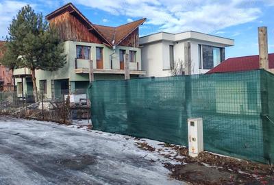 Casă cu Teren 404 Mp în Central - 2
