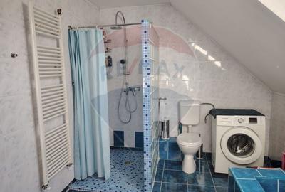 Casă / Vilă cu 8 camere de vânzare în zona Central - 10