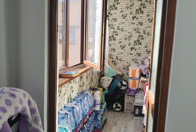 Apartament cu 3 camere decomandat în Florilor - 9