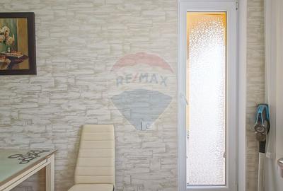 Apartament cu 2 camere decomandat, mobilat în Tractorul - 16