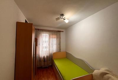 Apartament cu 3 camere semidecomandat, mobilat în Calea Moldovei - 9