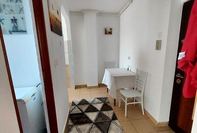 Garsonieră decomandată în Central - 2