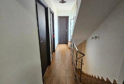 Duplex cu 4 camere cu Canalizare în Central - 5