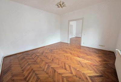 Apartament cu 3 camere decomandat în Central - 3