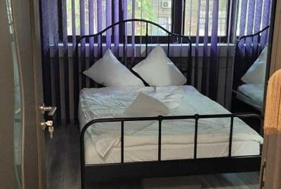 PROPRIERTAR INCHIRIEZ ap. 2 CAM, (parter inalt) str.ARMENEASCA colț cu Bd.CAROL - 7