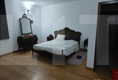 Casă cu 9 camere cu Teren 750 Mp în Dumbrăvița