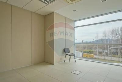 Spațiu comercial, de 20 mp, în Central - 12