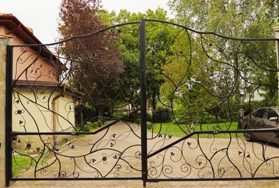 Teren de 800 mp, în Central