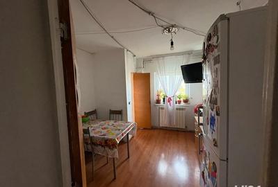 Apartamnet de vanzare 3 camere - 1
