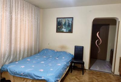 Apartament 2 camere bloc caramida etaj 1 - 5