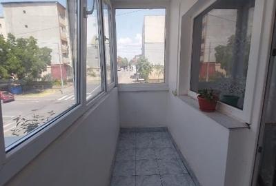 De vânzare apartament 3 camere - 4