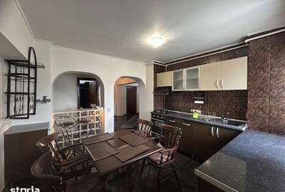 Apartament cu 4 camere decomandat în Central - 1