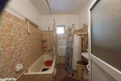Casă cu 4 camere cu Teren 150 Mp în Central - 2