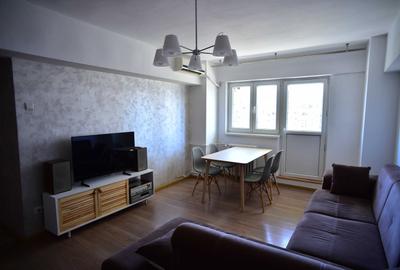 Apartament cu 3 camere semidecomandat în Muncii