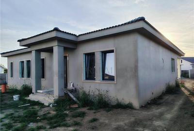 Casă individuală cu 4 camere cu Teren 640 Mp în Moșnița Nouă