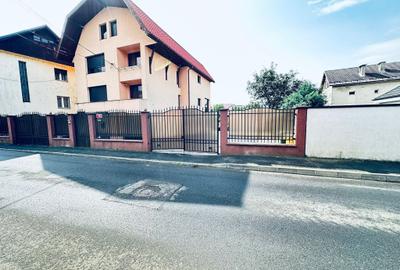 Casă cu 4 camere în Central - 2