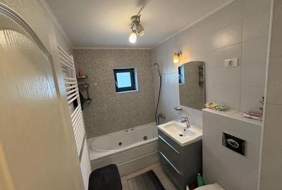 Apartament cu 3 camere decomandat în Central - 2