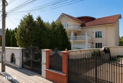 Casă cu 4 camere cu Teren 1241 Mp în Central