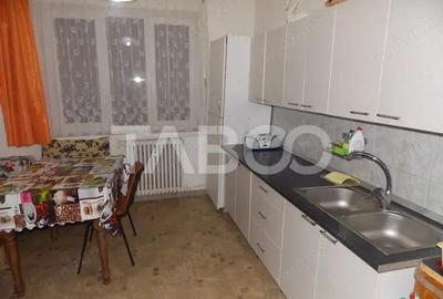 Casa individuala cu 3 camere 2 bai 2 bucatarii in zona Terezian Casa individuala cu 3 camere 2 bai 2 bucatarii in zona Terezian - 1