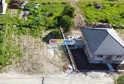 Teren Construcții intravilan de 400 mp, în Țegheș