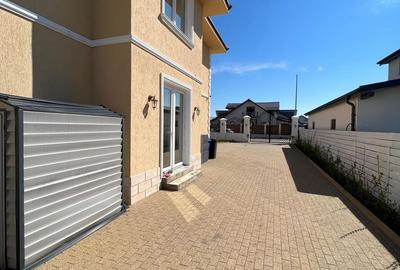 Casă cu 4 camere în Tărlungeni