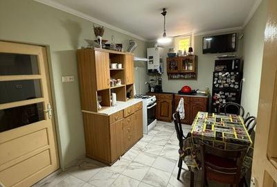 Casă cu 3 camere în Central - 2