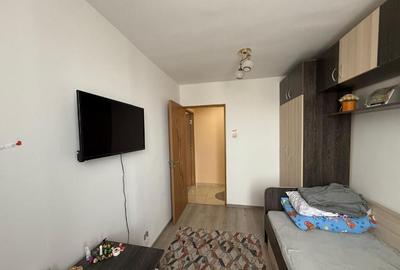 Apartament cu 3 camere decomandat în Dacia - 2