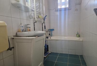 Apartament 2 camere, 40 mp, zona Decebal - 2