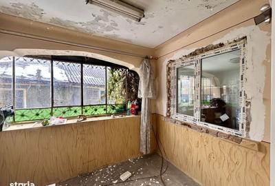 Casă cu 4 camere în Central - 2