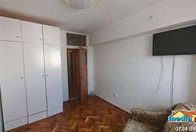 De vânzare – Apartament 3 camere, decomandat, Tiglina I – Str. Brăilei - 8
